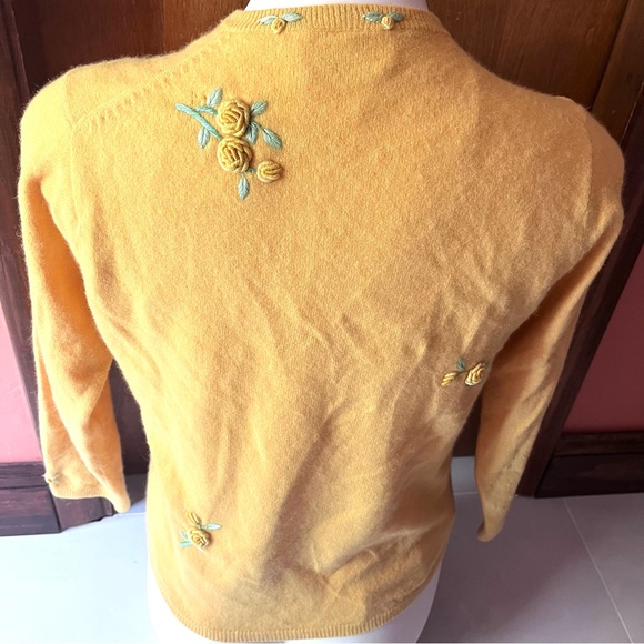 Women's 60s Elsie Tu Embroidered Sweater Cardigan - Picture 11 of 11